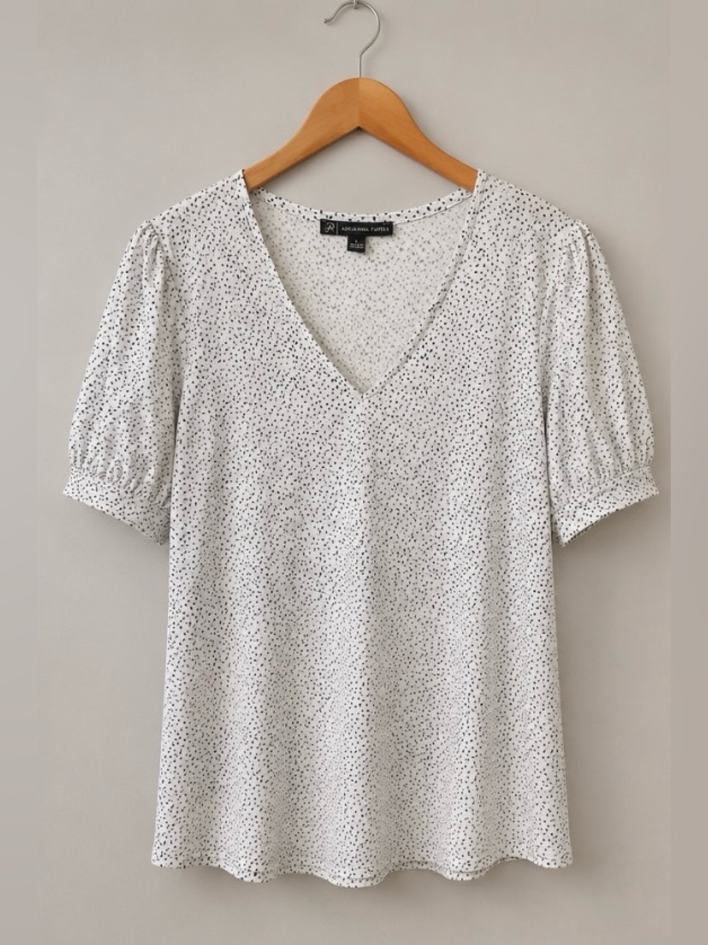 Adrianna Papell Large Black White Speckled V-Neck Knit Top Rolled Sleeve Blouse